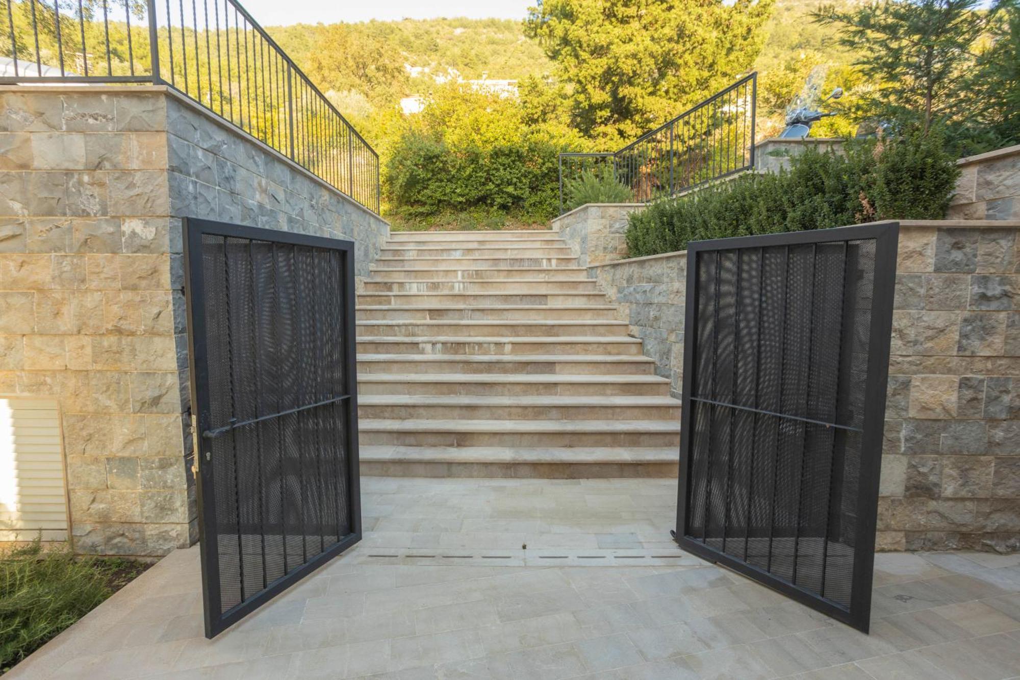 Panorama Bay Luxury Apartments Kotor Luaran gambar